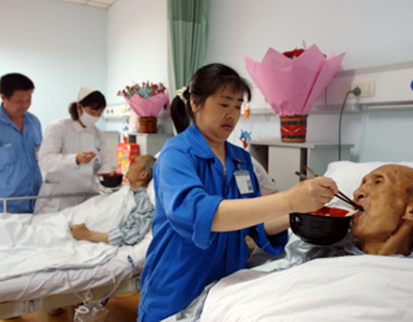 专业护理康复期锻炼的病人、专业护理卧床不能自理病人等服务